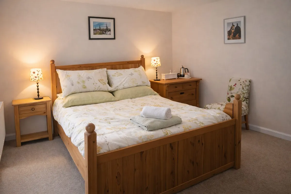 The Foxglove single bedroom at the retreat house on Sark